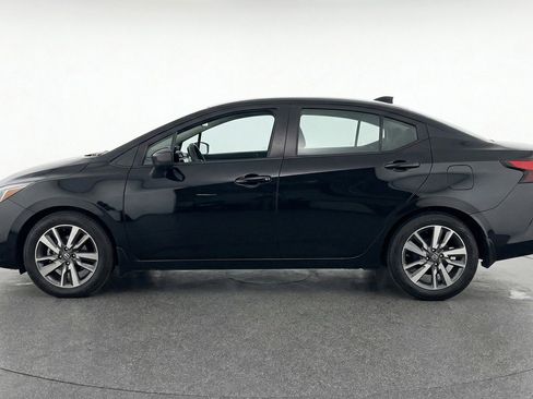 Used 2025 Nissan Versa SV FWD image 5