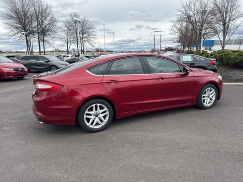 Used 2015 Ford Fusion SE image 10
