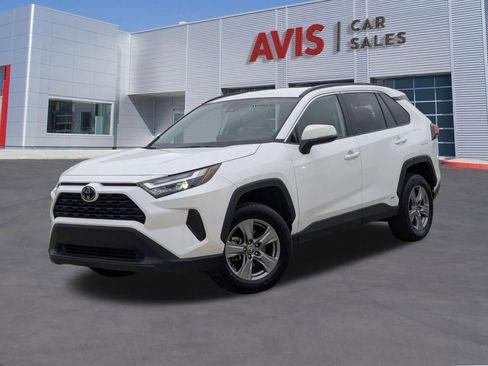 Used 2025 Toyota RAV4 XLE image 1