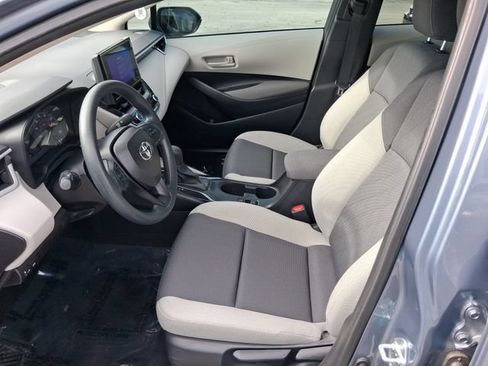Used 2025 Toyota Corolla LE FWD image 12