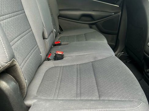 Used 2017 Kia Sorento LX w/ LX Convenience Package image 12