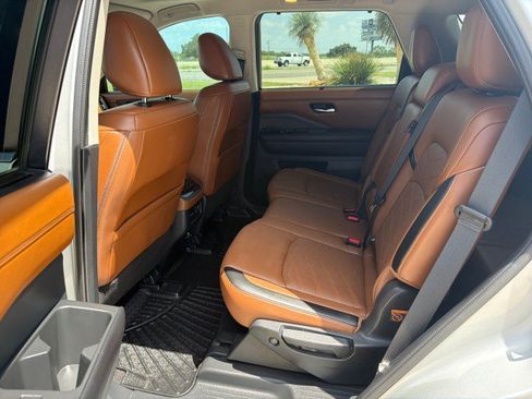 Used 2024 Nissan Pathfinder Platinum w/ Cargo Package FWD image 12