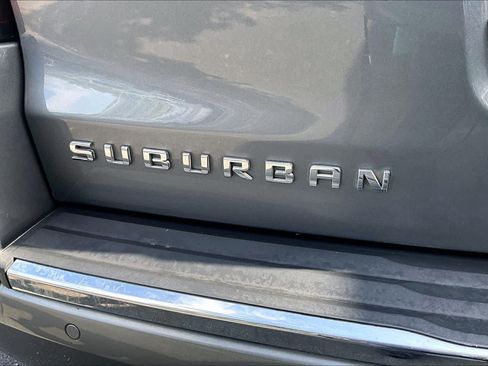 Used 2018 Chevrolet Suburban Premier AWD/4WD image 9