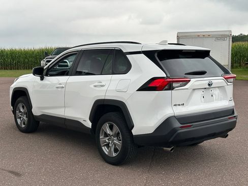 Used 2023 Toyota RAV4 LE AWD/4WD image 5