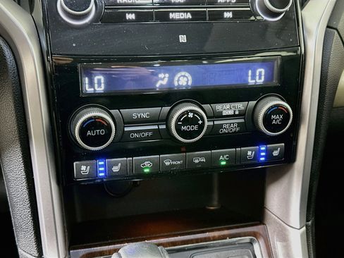 Used 2022 Subaru Ascent Touring w/ Popular Package #2A AWD/4WD image 24