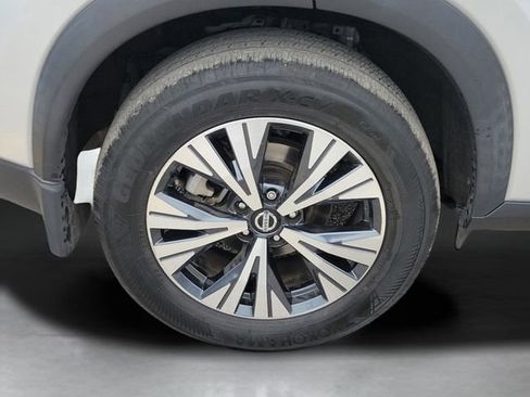 Used 2021 Nissan Rogue SV image 5