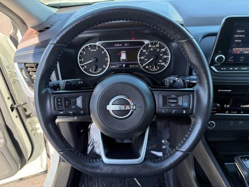 Used 2023 Nissan Rogue SV w/ SV Premium Package FWD image 16