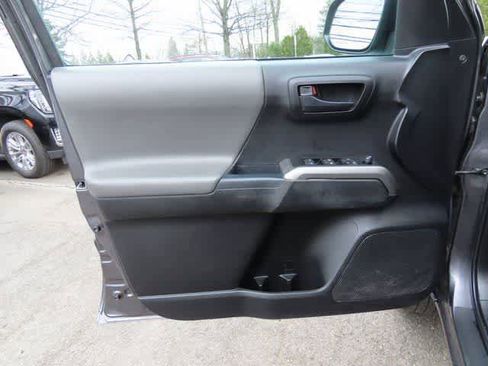 Used 2023 Toyota Tacoma SR5 image 18