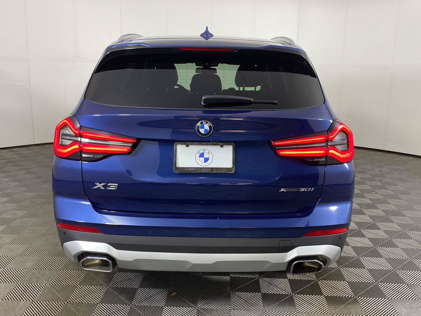 Used 2024 BMW X3 xDrive30i w/ Premium Package AWD/4WD image 6