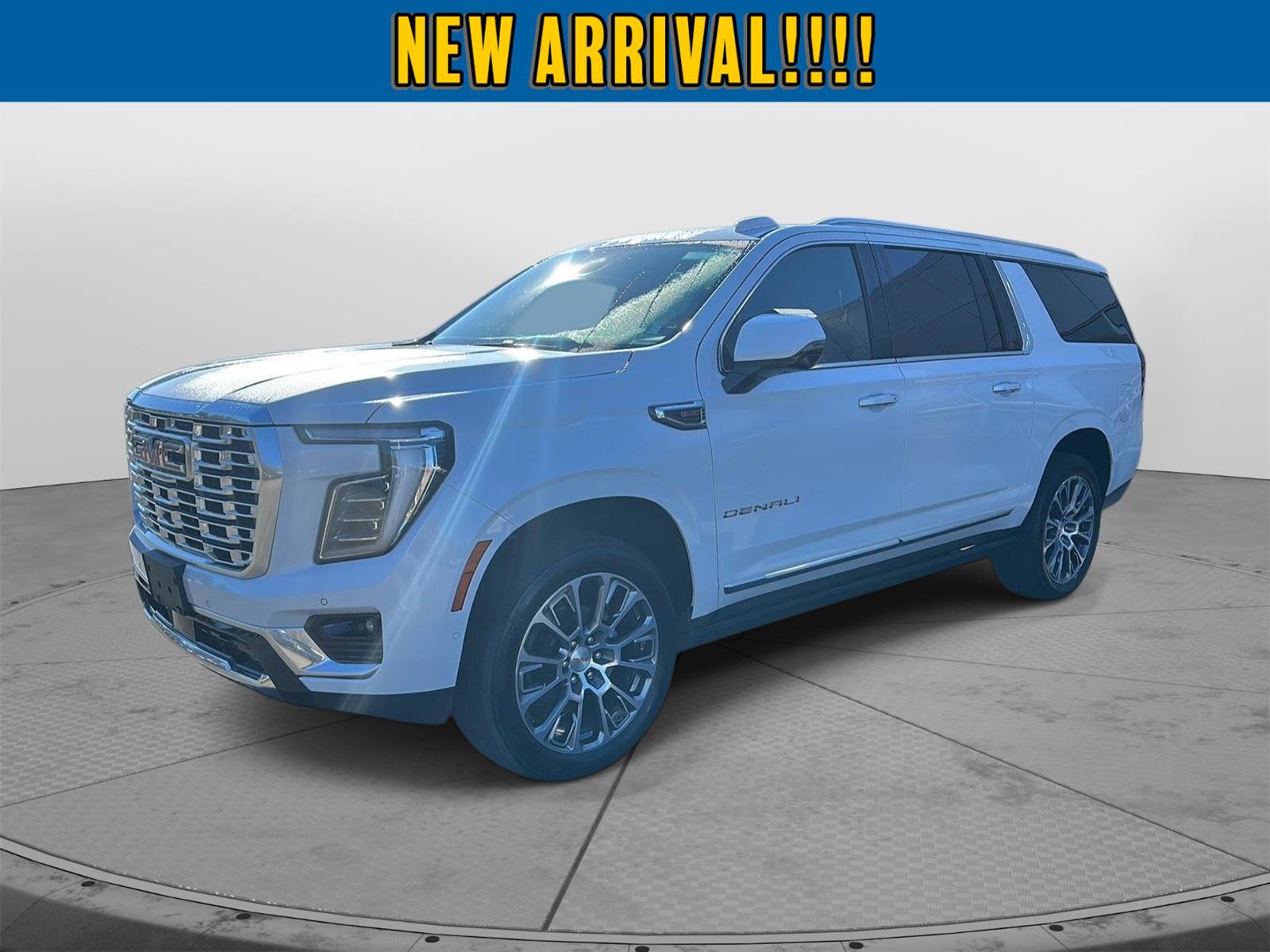 Used 2026 GMC Yukon XL Denali w/ Sun & Power Step Package AWD/4WD image 7