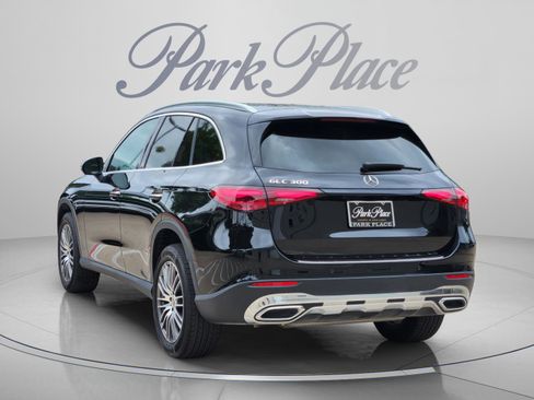 Certified 2025 Mercedes-Benz GLC 300 image 3