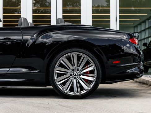 Used 2024 Bentley Continental GT Speed image 13