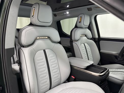 Used 2023 Rivian R1T Adventure image 19