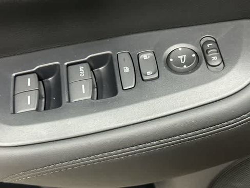 Certified 2027 Honda HR-V LX image 20
