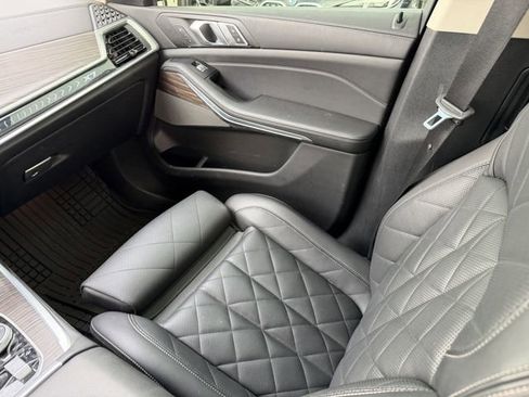 Certified 2023 BMW X7 xDrive40i w/ Premium Package image 16