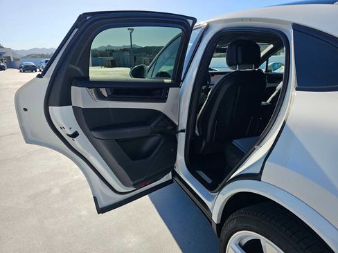 Used 2025 Porsche Cayenne S image 15