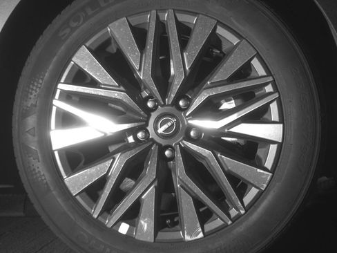 Used 2025 Nissan Altima 2.5 SV FWD image 13