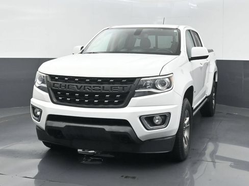 Used 2019 Chevrolet Colorado Z71 AWD/4WD image 2