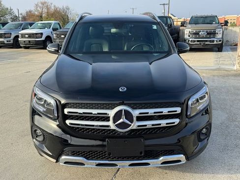 Used 2023 Mercedes-Benz GLB 250 4MATIC image 2