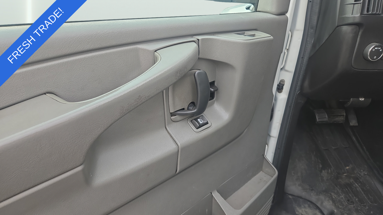 Used 2012 Chevrolet Express 2500 RWD image 10