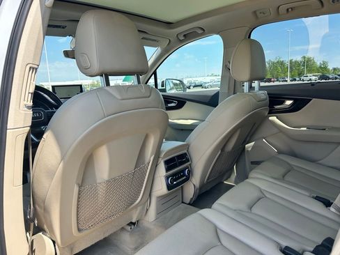 Used 2017 Audi Q7 3.0T Premium Plus w/ Premium Plus Package AWD/4WD image 18