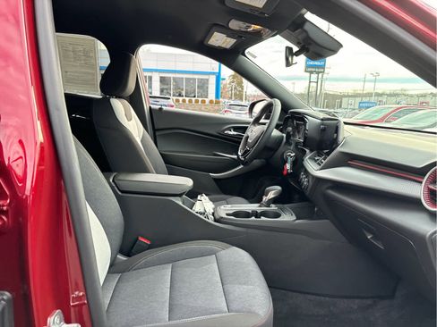 Certified 2024 Chevrolet Trax RS w/ Driver Confidence Package image 24