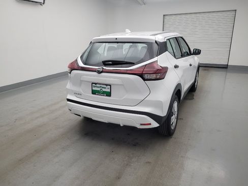 Used 2022 Nissan Kicks S FWD image 7