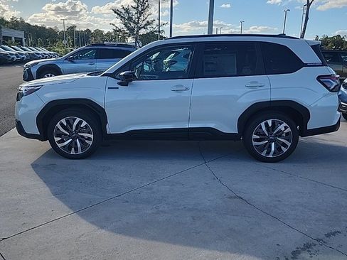 New 2025 Subaru Forester Touring image 3