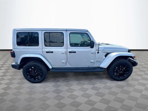 Used 2023 Jeep Wrangler Unlimited Sahara w/ Cold Weather Group AWD/4WD image 5