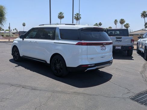 Used 2024 Kia Carnival SX Prestige FWD image 9
