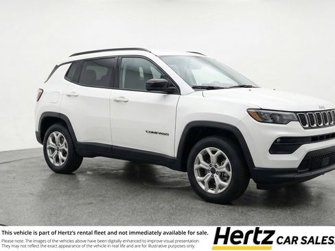 Used 2025 Jeep Compass Latitude image 1