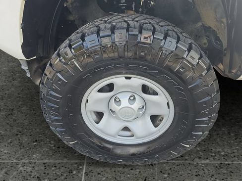 Used 2023 Toyota Tacoma SR AWD/4WD image 16
