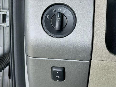 Used 2012 Ford Expedition Limited RWD image 17