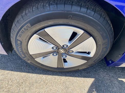 Certified 2021 Hyundai Ioniq Blue FWD image 9