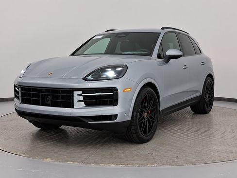 Used 2026 Porsche Cayenne S AWD/4WD image 1