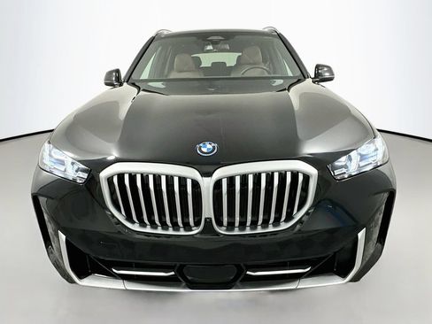 Used 2026 BMW X5 xDrive50e w/ Climate Comfort Package AWD/4WD image 2