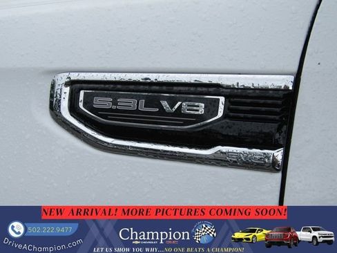Used 2025 GMC Sierra 1500 SLT w/ SLT Premium Plus Package AWD/4WD image 10