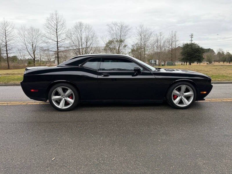 Used 2010 Dodge Challenger SRT8 RWD image 10