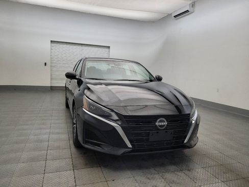 Used 2024 Nissan Altima 2.5 SV image 14