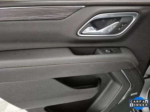 Used 2024 GMC Yukon SLT w/ SLT Luxury Package image 23