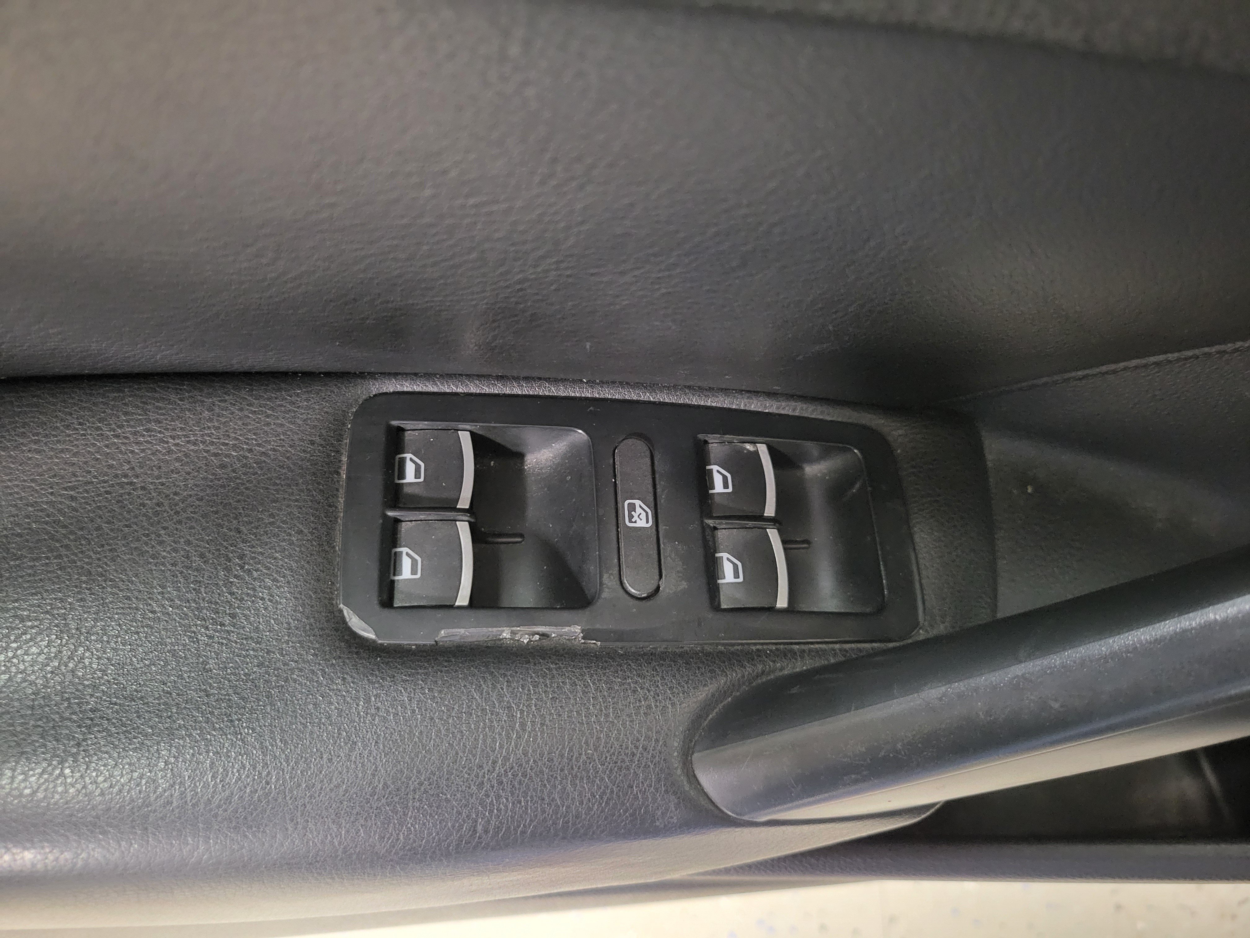 Used 2013 Volkswagen Passat 2.5 SE FWD image 19