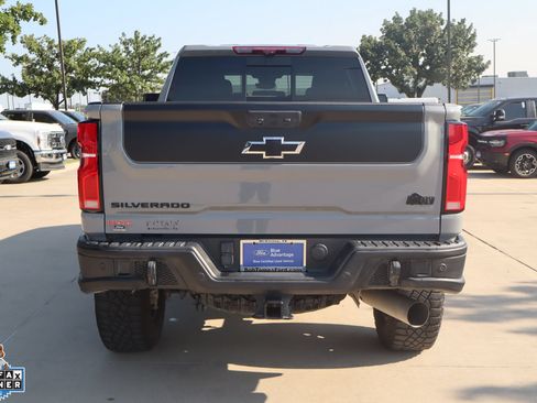 Used 2025 Chevrolet Silverado 2500 ZR2 w/ ZR2 Bison Edition AWD/4WD image 4