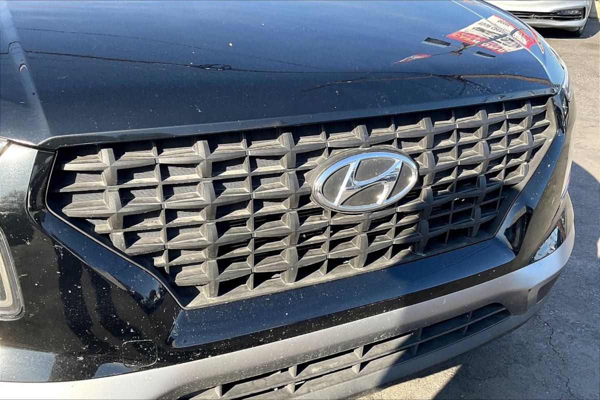 Used 2024 Hyundai Venue SE FWD image 28