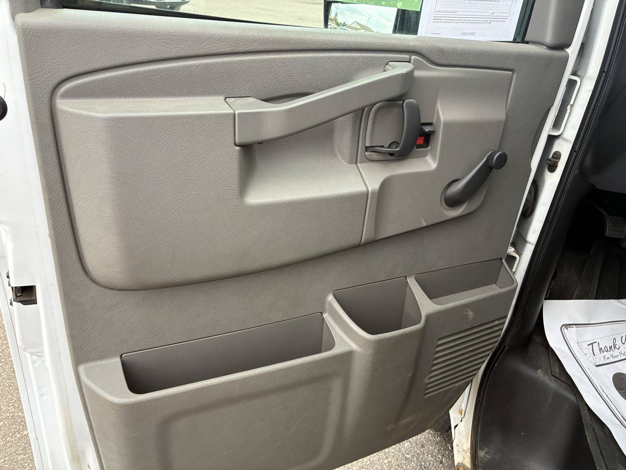 Used 2017 Chevrolet Express 3500 RWD image 8