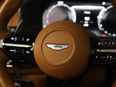 Used 2025 Aston Martin DBX 707 AWD/4WD image 32