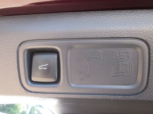 Used 2024 Ford Expedition Platinum AWD/4WD image 11