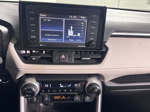 Used 2020 Toyota RAV4 XLE Premium image 22