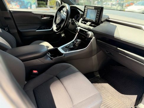 Used 2022 Toyota RAV4 SE w/ SE Grade Weather Package image 14