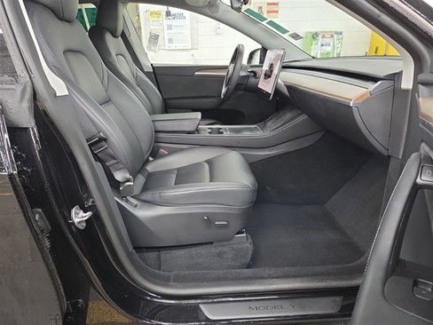 Used 2023 Tesla Model Y Long Range image 8