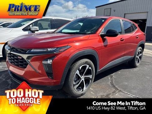 Used 2024 Chevrolet Trax RS w/ Driver Confidence Package FWD image 1